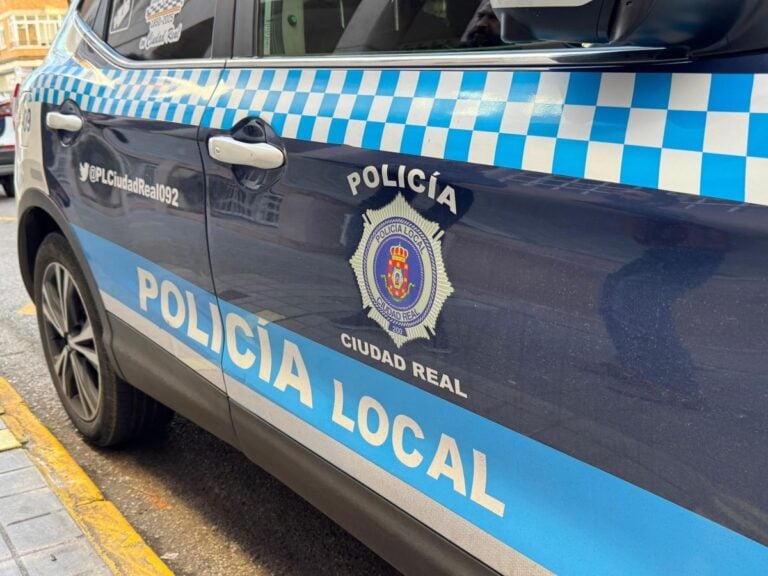 Chocó contra varios coches aparcados en Ciudad Real e intentó huir