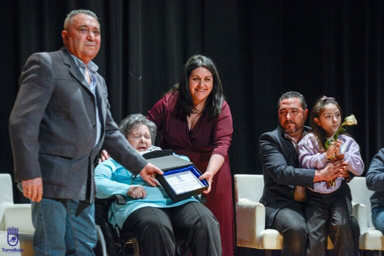 Tomelloso rinde homenaje a una figura del teatro aficionado local: Balbi Moreno