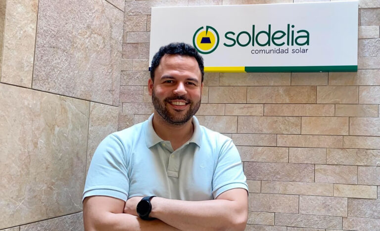 Carlos Delgado: “Las empresas de Tomelloso pueden ahorrar hasta el 40 % en su factura eléctrica con una Comunidad Solar”