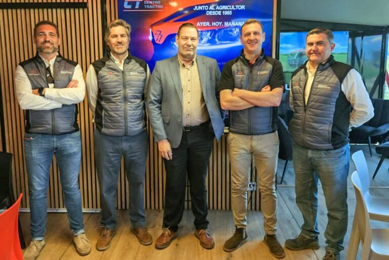 Centro Tractor celebra un evento para difundir la nueva tecnología en maquinaria agrícola