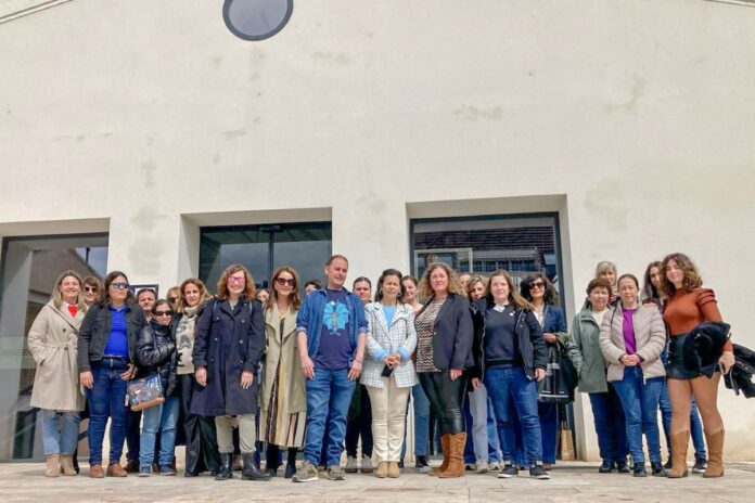 Charla sobre Lenguaje Natural Asistido en el Mercado de Abastos