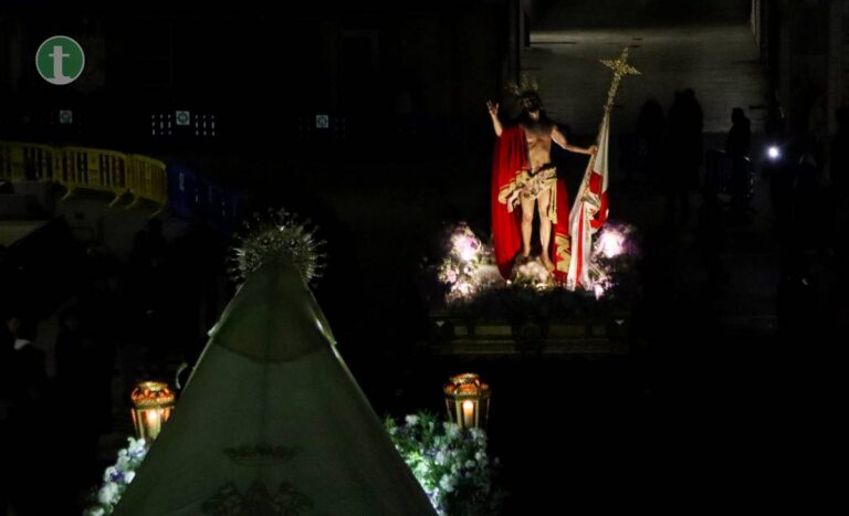 Tomelloso despierta con el Encuentro de Resurrección y el anuncio pascual de la vida