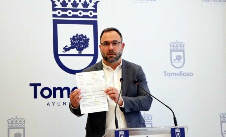 Navarro acusa a la Junta y al PSOE de Tomelloso de la subida de hasta el 84 % en algunos recibos del agua