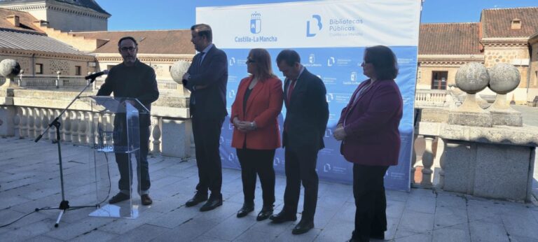Mirilla, ladrillo, tren en marcha o alfombra voladora, las facetas de los libros que C-LM anima a explorar
