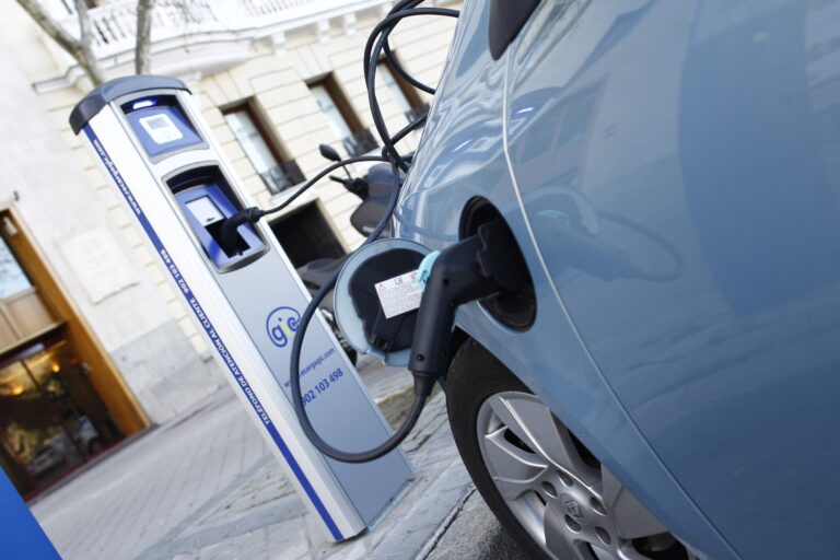 C-LM invertirá 16 millones en el nuevo plan MOVES para adquirir coches eléctricos