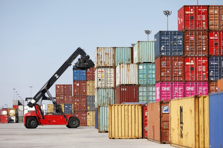 Las exportaciones en Castilla-La Mancha crecen un 6,5 % en la primera mitad del año