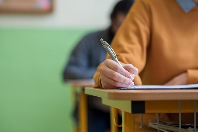 CSIF advierte: 1 de cada 3 docentes de C-LM son interinos