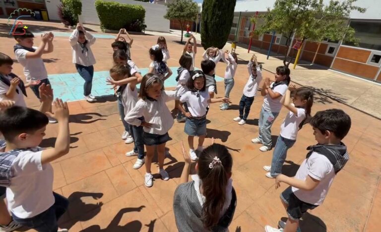 Alumnos del CEIP Félix Grande felicitan el Día de la Región con un vídeo
