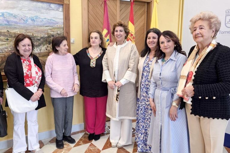 Arte y palabra en la charla de Remedios Juanes sobre Francisco Carretero en Tomelloso