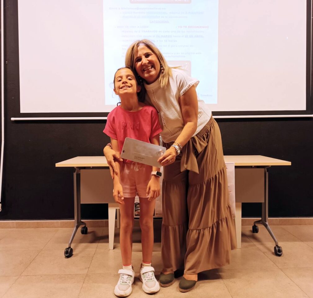 La Biblioteca de Tomelloso reparte cheques de 50 euros a los ganadores de la Convocatoria de Creación Audiovisual