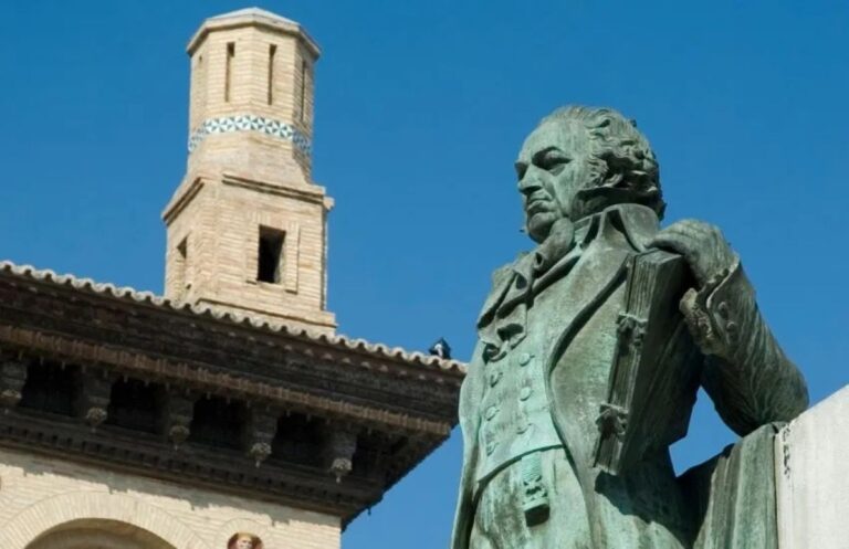Antonio López ultima una gran escultura de Goya para su casa natal en Fuendetodos