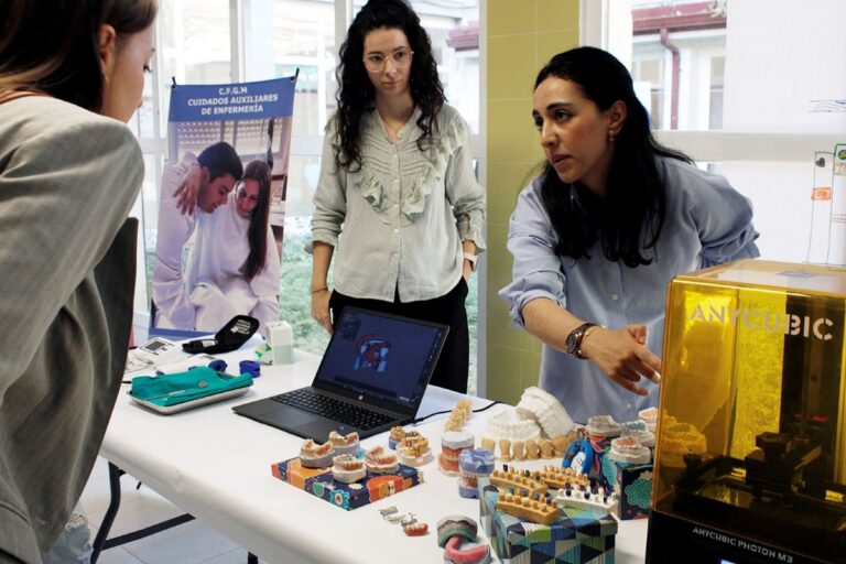 El IES García Pavón de Tomelloso da a conocer su oferta formativa en la II Feria de la FP