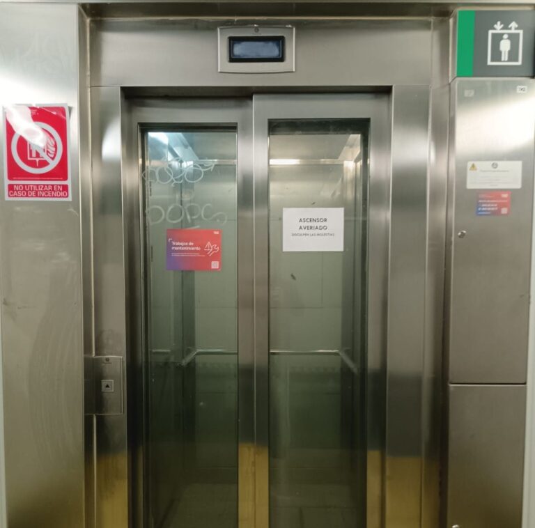 Critican la falta de accesibilidad en la Estación de tren de Alcázar para personas con movilidad reducida