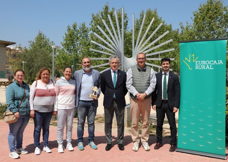 El IES Andreu Alfaro de Paiporta recibe una ‘Ayuda DANA’ de Fundación Eurocaja Rural por su proyecto «Volveremos más fuertes»