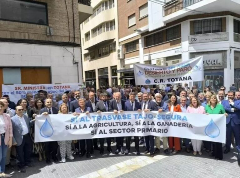 López Miras y Mazón cierran filas con regantes del Levante contra las nuevas reglas de explotación del trasvase