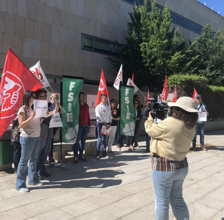 La educación concertada pide negociar la jubilación parcial, reducir la carga lectiva y una paga de antigüedad