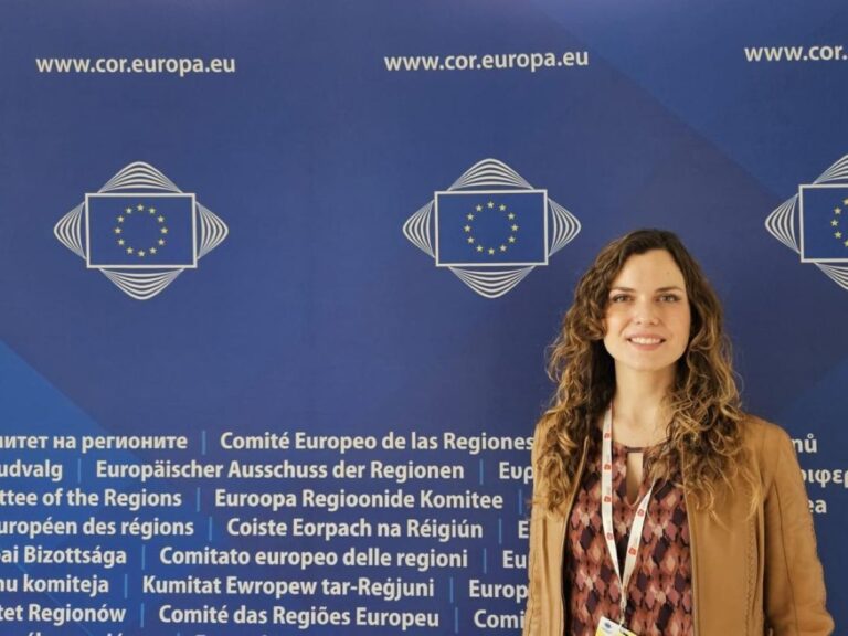 Nazareth Rodrigo defiende la descentralización de fondos para fortalecer Europa desde las regiones