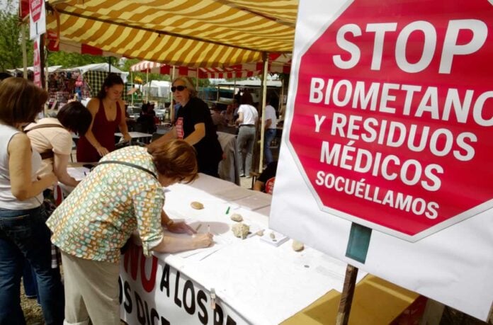 recogida-firmas-stop-biometano-socuellamos-2025-05-28_11-54