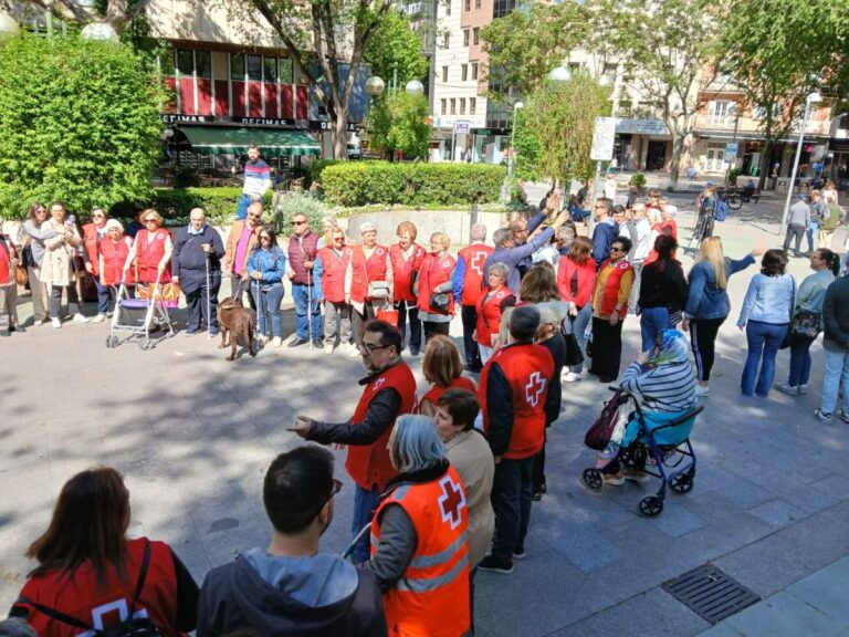 Entidades del Tercer Sector forman una ‘X’ gigante para reivindicar que se marque la casilla solidaria en la renta