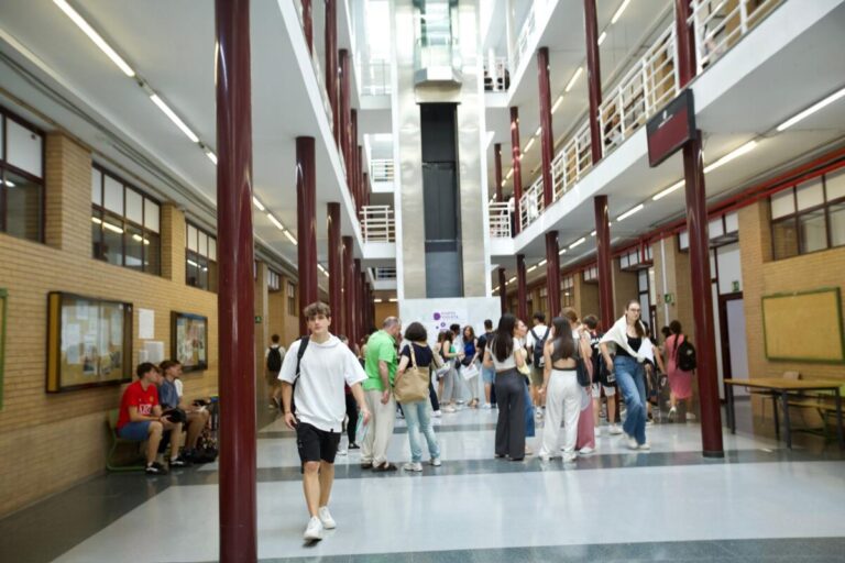 2.431 becas de 2.000 euros para universitarios que quieran compatibilizar estudios e investigación