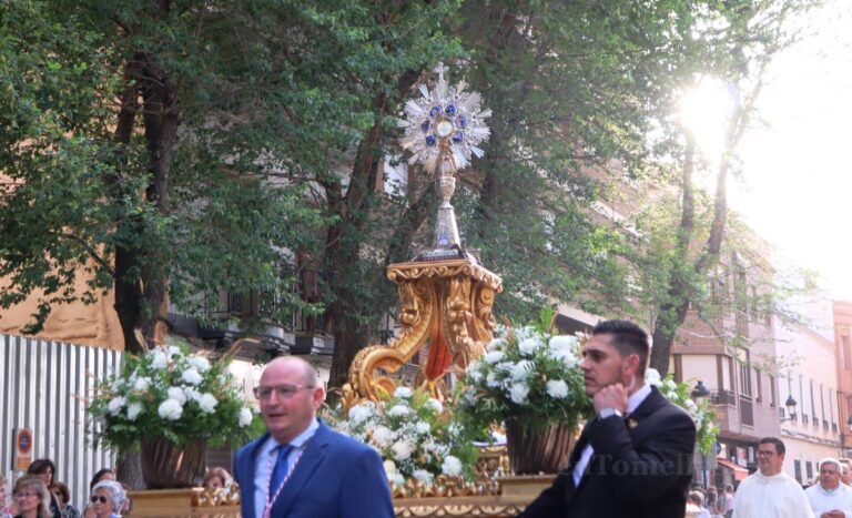 Tomelloso celebra la procesión del Corpus Christi con gran participación y fervor popular