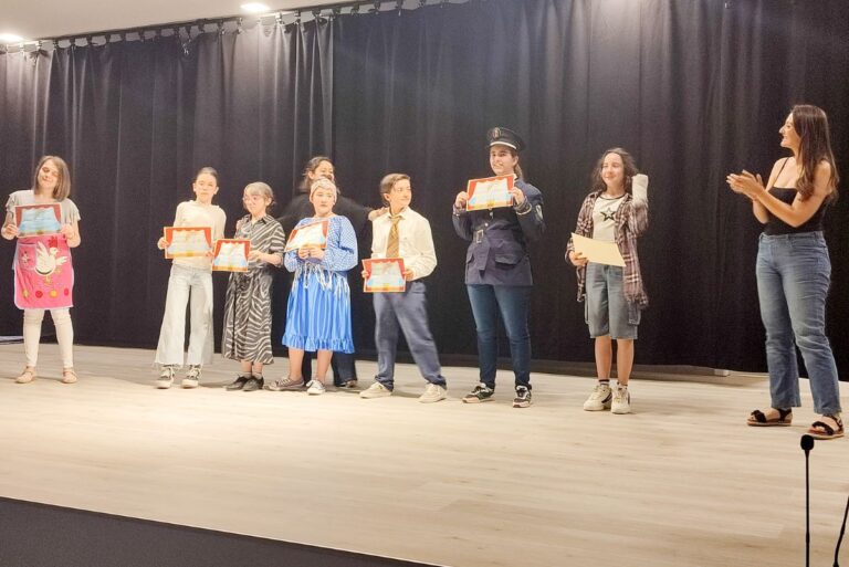 Teatro, telas aéreas y una fiesta para celebrar el fin de curso en el Centro Joven de Tomelloso