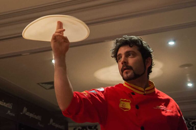 Gustavo Marquina y los vinos de Vinícola de Tomelloso, presentes en el Festival de las Antorchas de Albacete