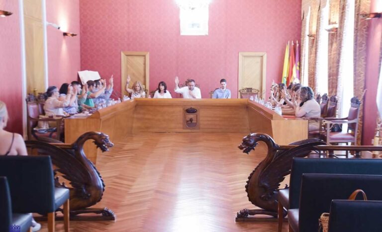 Tomelloso aprueba sus festivos de 2026 entre desacuerdos políticos sobre otros temas en el Pleno