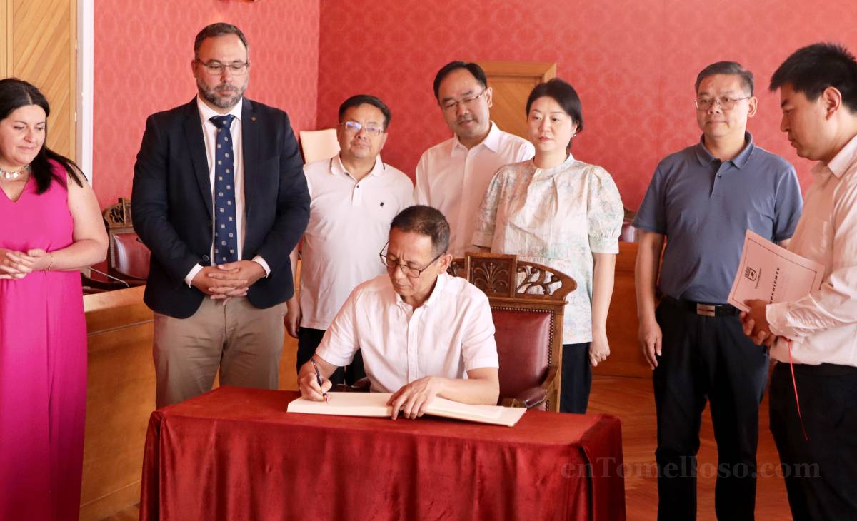 Tomelloso refuerza lazos internacionales con una delegación de Hubei (China)