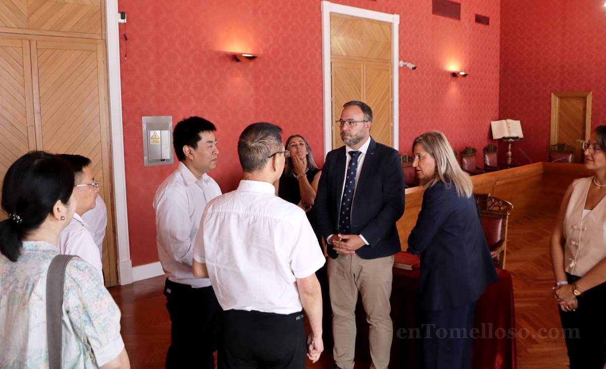 Tomelloso refuerza lazos internacionales con una delegación de Hubei (China)