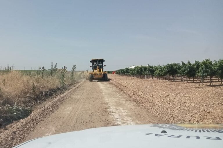 Tomelloso comienza la reparación de 20 kilómetros en 5 caminos rurales