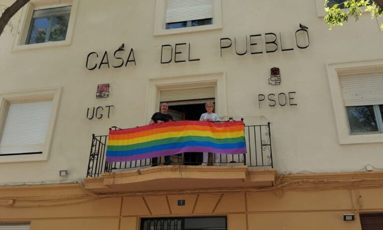 UGT despliega las banderas LGTBI en sus diferentes sedes de Castilla-La Mancha