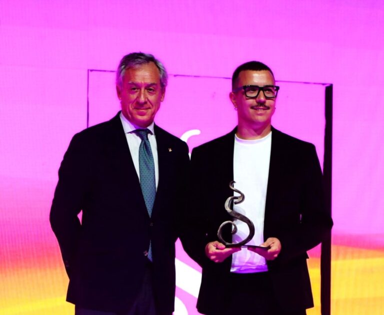 Compromiso con el talento joven: Eurocaja Rural reconoce a ‘Salón 224’ en los Premios San Juan 2025