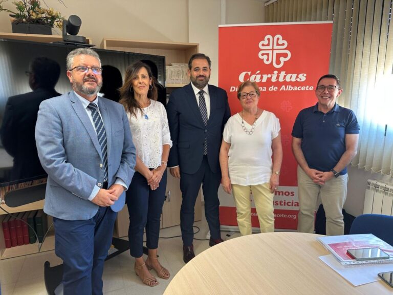 Núñez ve «dramática» la situación de C-LM con «altos impuestos» y «bajos salarios»