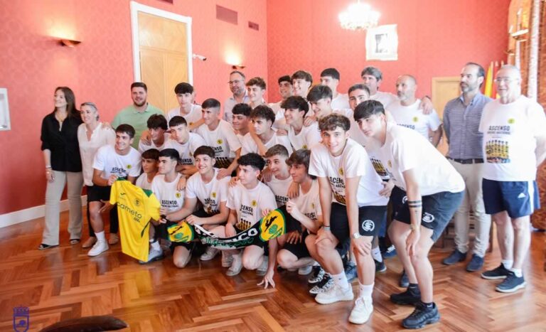 Merecida recepción al equipo juvenil de fútbol por su ascenso a Liga Nacional