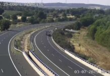 El vuelco de un camión cisterna con butano causa el corte total del tráfico en la A-30 a su paso por Albacete