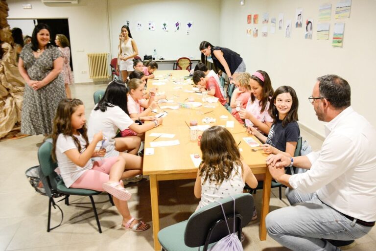 Niños y niñas de Tomelloso disfrutan de las actividades de verano de la Biblioteca Municipal
