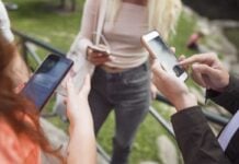 El Gobierno quiere prohibir las redes sociales a menores de 16 años