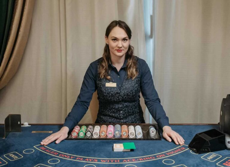 Rendirse para ganar: lo que enseña el blackjack sobre la toma de decisiones