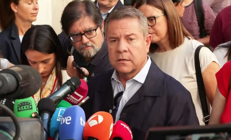 García-Page: «La única salida que no puede tener el PSOE es esconder la cabeza debajo del ala»