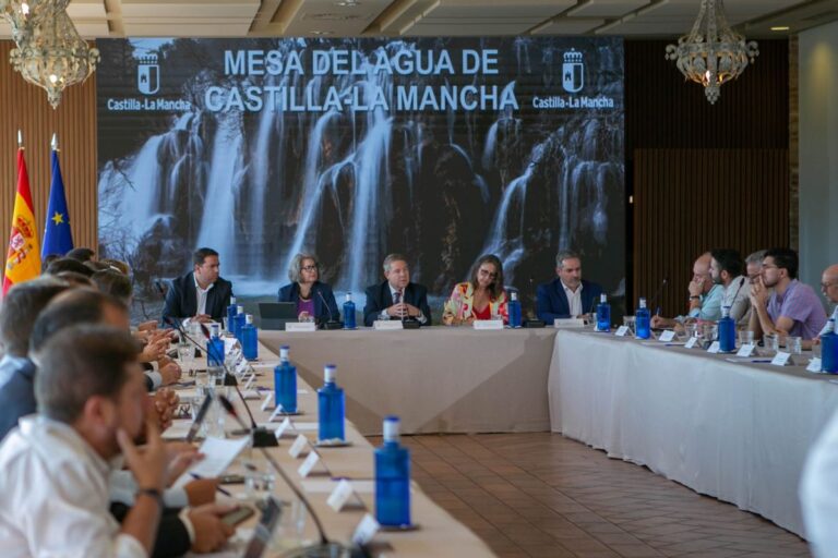 Page exige revisar la gestión de las Confederaciones Hidrográficas y aumentar la desalación en el Levante