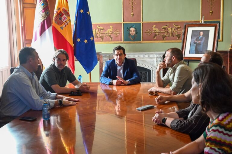 Valverde conoce los avances del proyecto del MUCANA coincidiendo con la adquisición de la parcela del futuro parque de bomberos