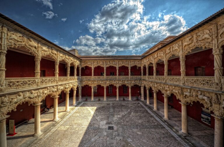 El Palacio del Infantado: La «Alhambra» de C-M que fue sede de dos bodas de la realeza