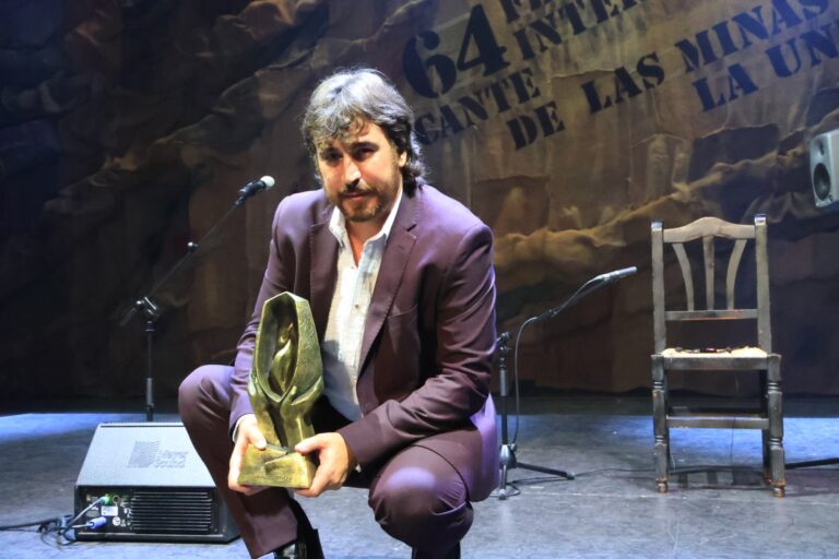 El argamasillero Gregorio Moya se lleva el premio ‘Lámpara Minera’ del Festival Internacional del Cante de las Minas