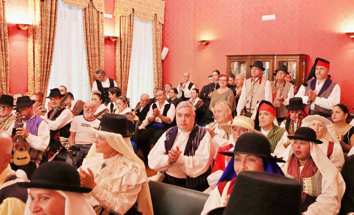 Tomelloso desafía al calor en el 44º Festival de Folklore con grupos de Castilla-La Mancha y Canarias