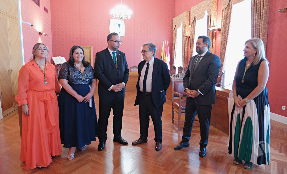 Marhuenda elogia la fuerza cultural de Tomelloso y Navarro destaca la seguridad y el éxito de la Feria 2025