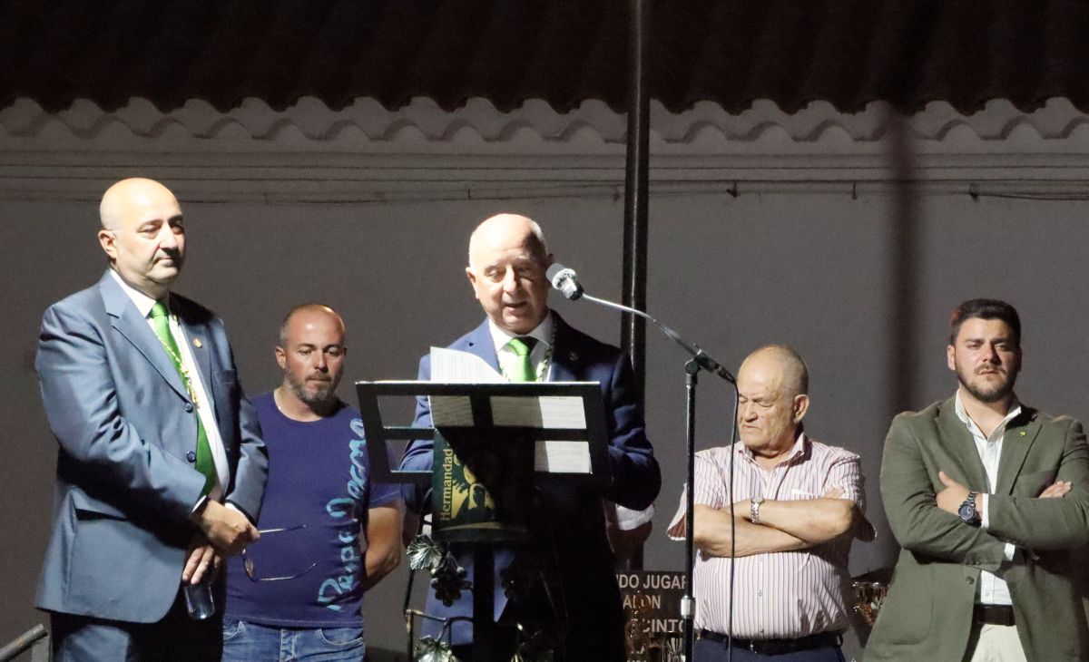 La Hermandad de la Virgen de las Viñas homenajea a Eulogio Benito en el Día del Hermano