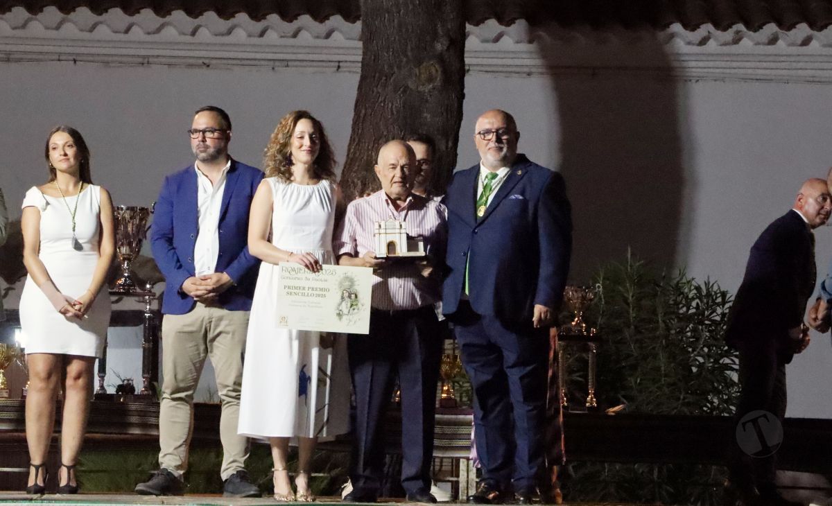 La Hermandad de la Virgen de las Viñas homenajea a Eulogio Benito en el Día del Hermano