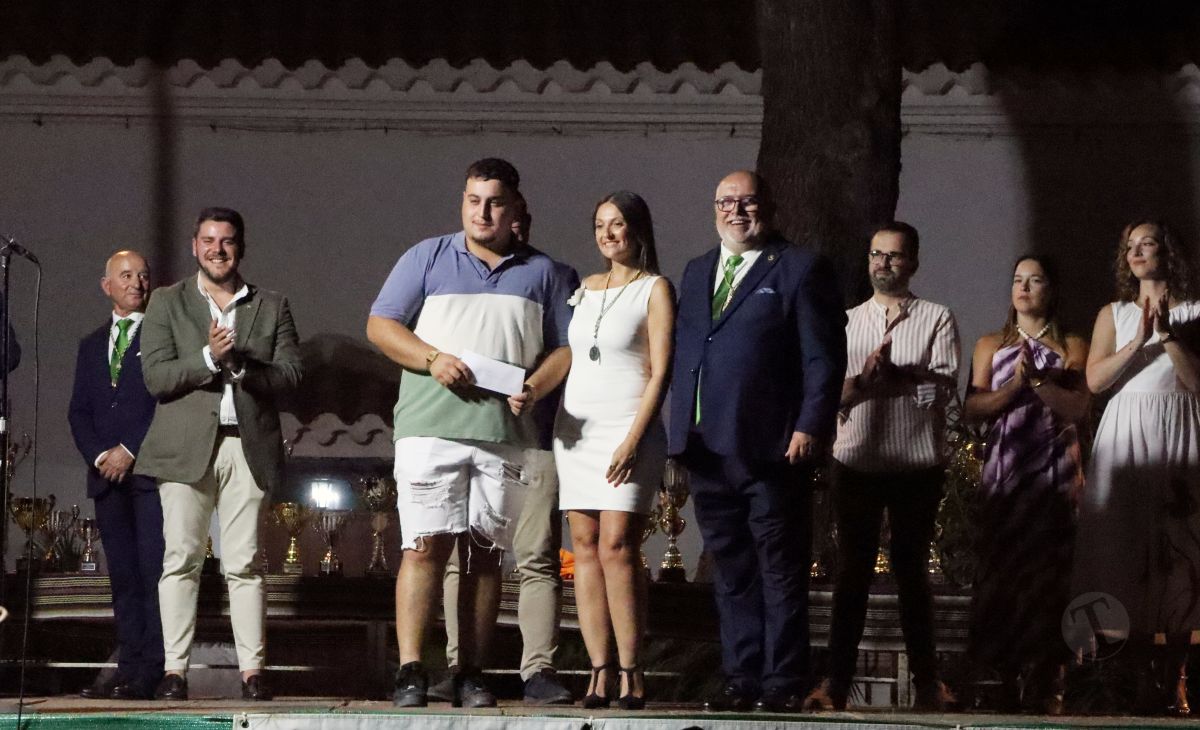 La Hermandad de la Virgen de las Viñas homenajea a Eulogio Benito en el Día del Hermano