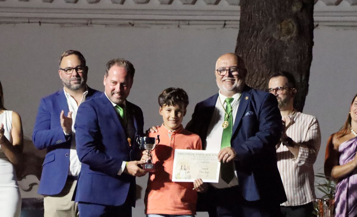 La Hermandad de la Virgen de las Viñas homenajea a Eulogio Benito en el Día del Hermano